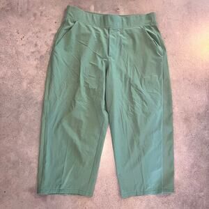 Athleta Brooklyn cropped active pants green wide leg womens size 10 bottoms